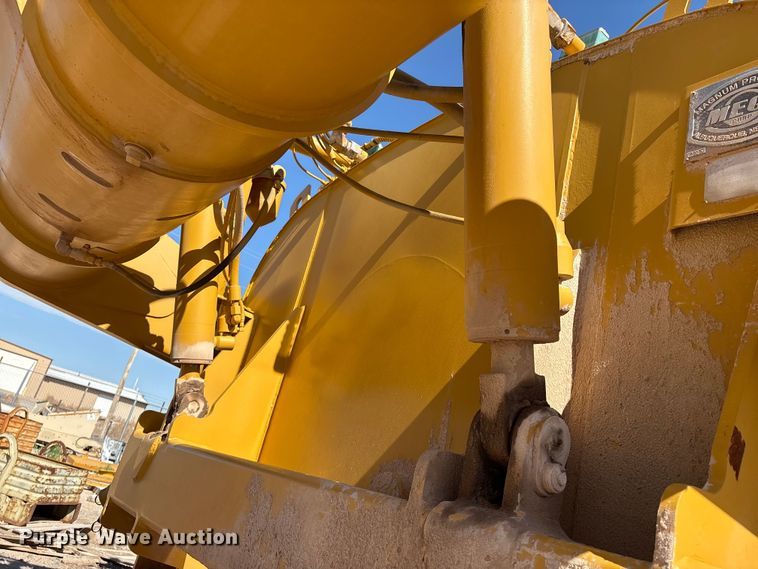 image for item ES7004 2007 Caterpillar 613C water wagon