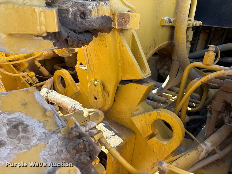 image for item ES7004 2007 Caterpillar 613C water wagon