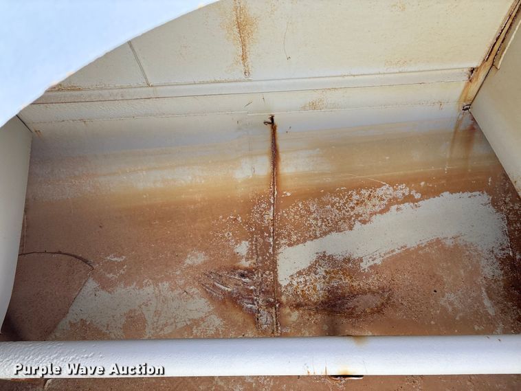 image for item ES7004 2007 Caterpillar 613C water wagon