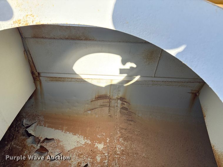 image for item ES7004 2007 Caterpillar 613C water wagon