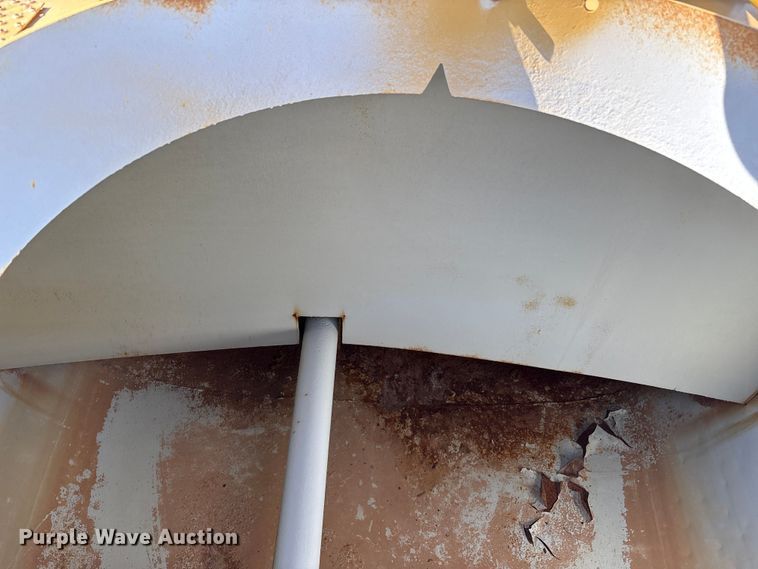 image for item ES7004 2007 Caterpillar 613C water wagon