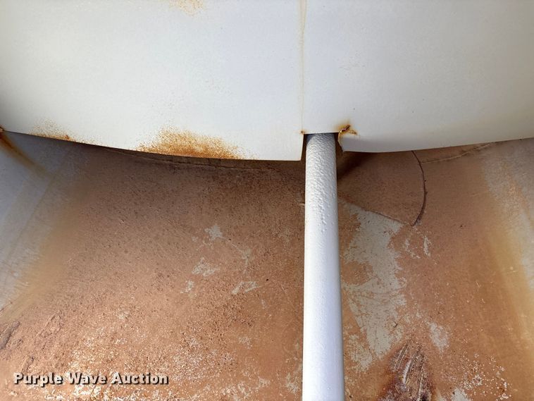 image for item ES7004 2007 Caterpillar 613C water wagon