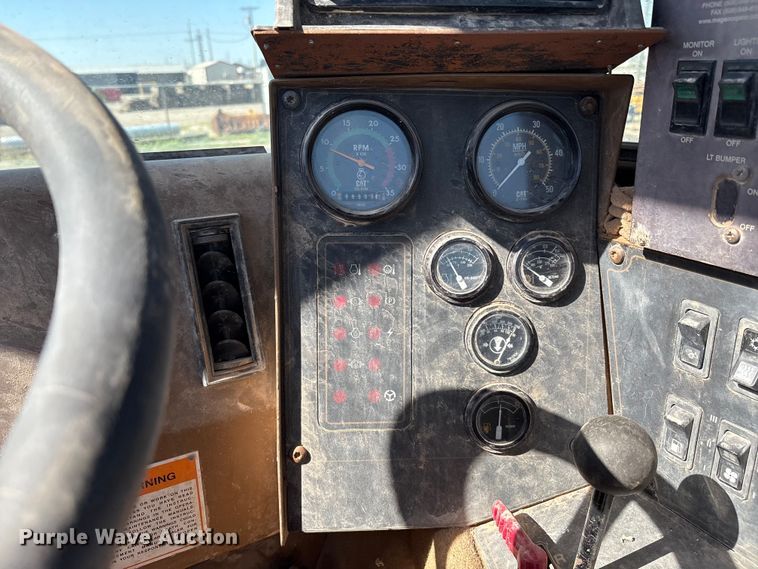 image for item ES7004 2007 Caterpillar 613C water wagon