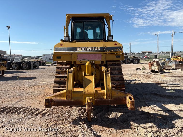 image for item ES7005 2004 Caterpillar D6R XL Series II dozer