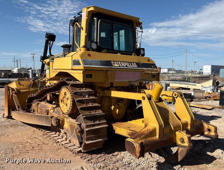 image for item ES7005 2004 Caterpillar D6R XL Series II dozer