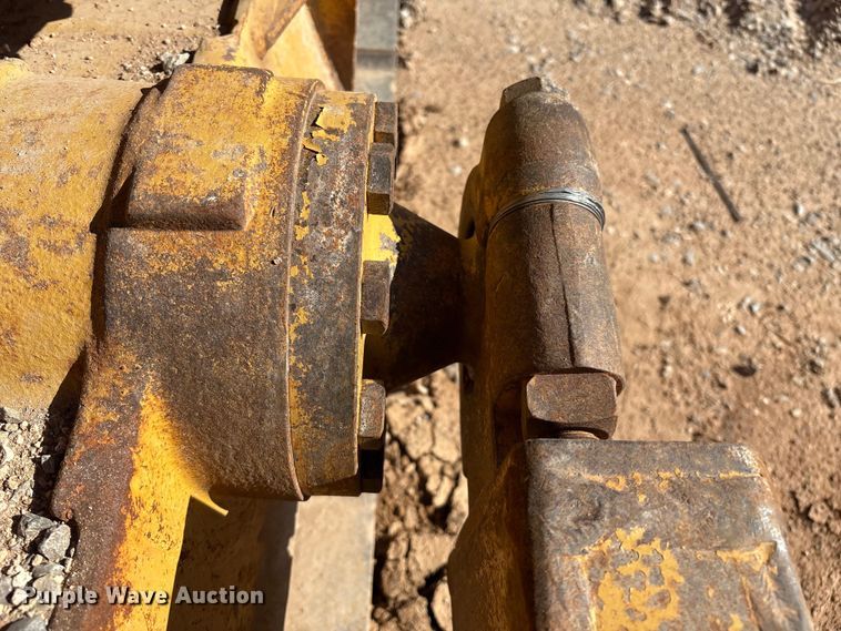 image for item ES7005 2004 Caterpillar D6R XL Series II dozer