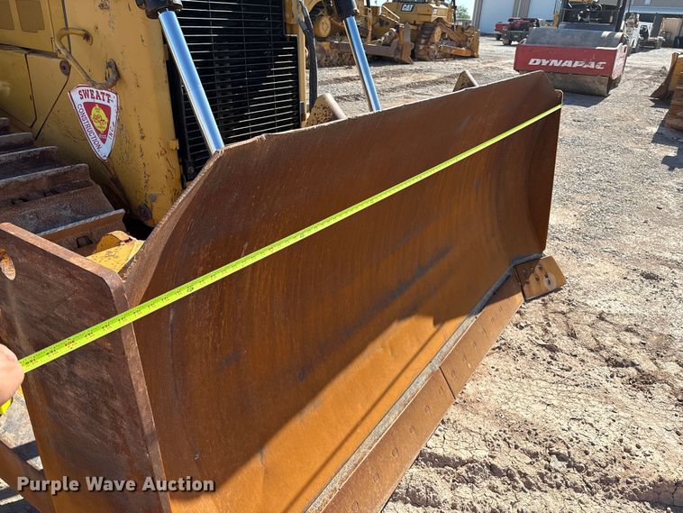 image for item ES7005 2004 Caterpillar D6R XL Series II dozer