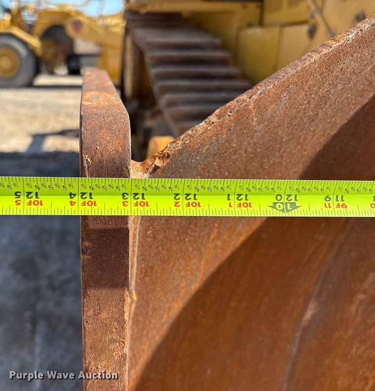 image for item ES7005 2004 Caterpillar D6R XL Series II dozer