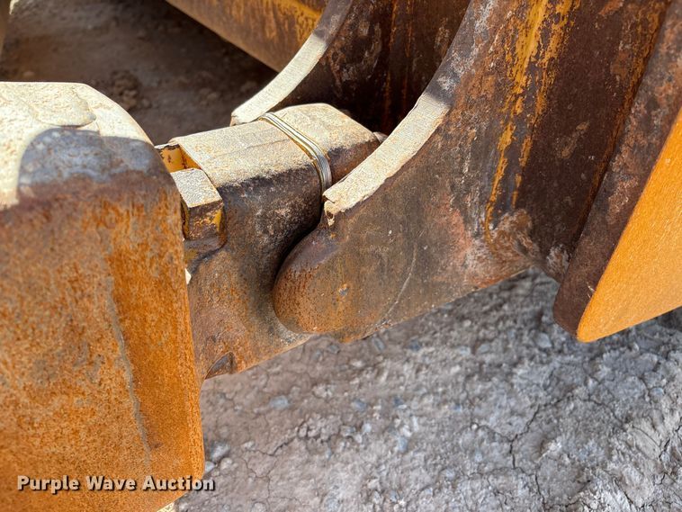 image for item ES7005 2004 Caterpillar D6R XL Series II dozer