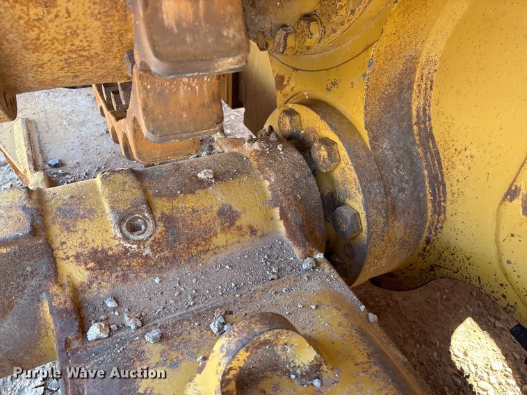 image for item ES7005 2004 Caterpillar D6R XL Series II dozer