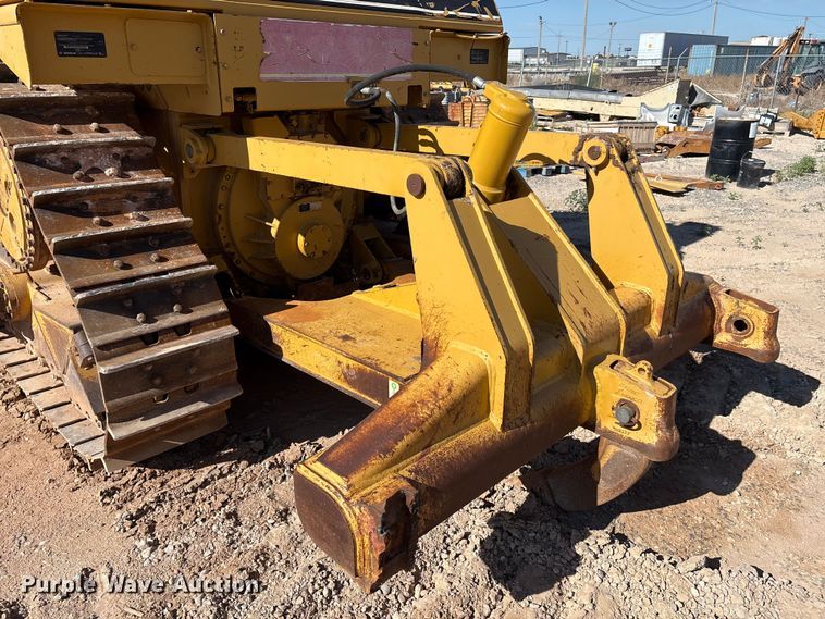 image for item ES7005 2004 Caterpillar D6R XL Series II dozer