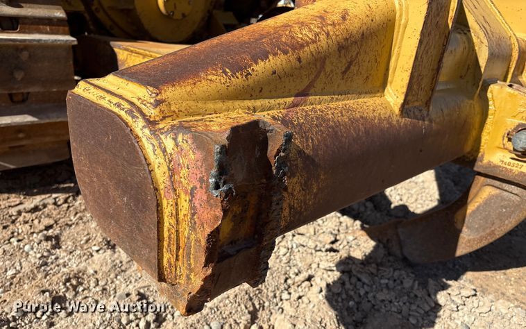 image for item ES7005 2004 Caterpillar D6R XL Series II dozer
