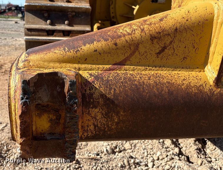 image for item ES7005 2004 Caterpillar D6R XL Series II dozer