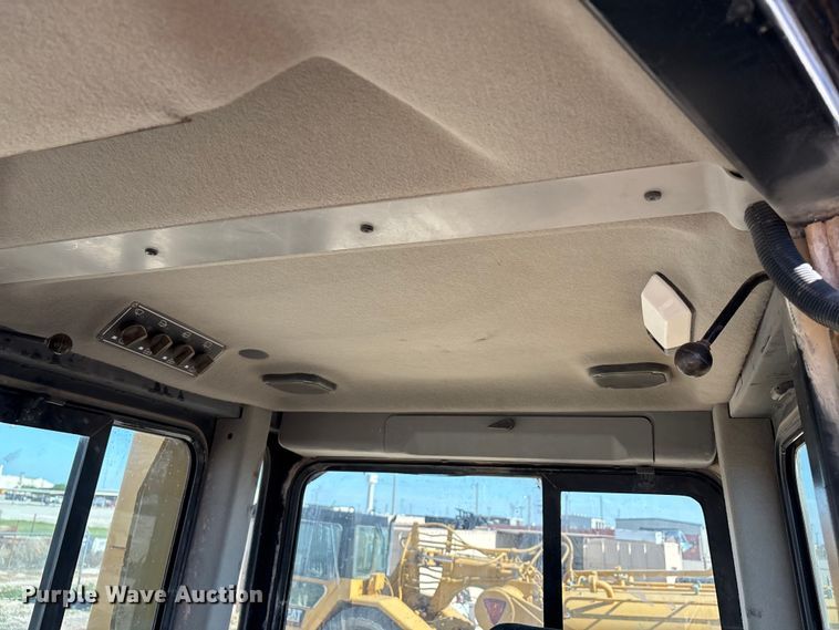 image for item ES7005 2004 Caterpillar D6R XL Series II dozer