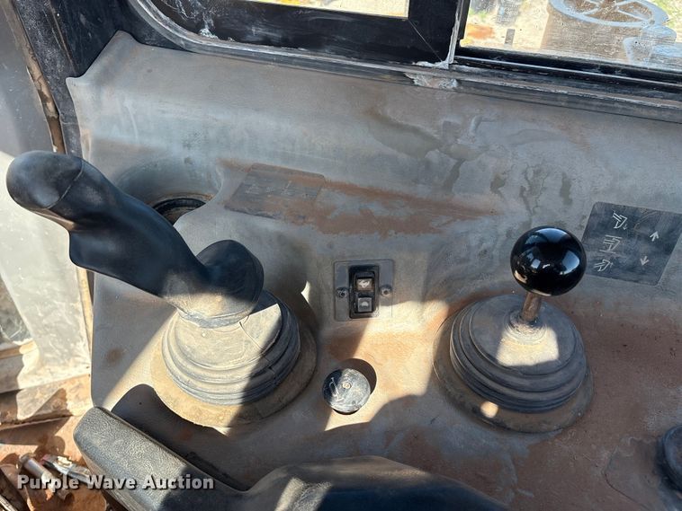 image for item ES7005 2004 Caterpillar D6R XL Series II dozer