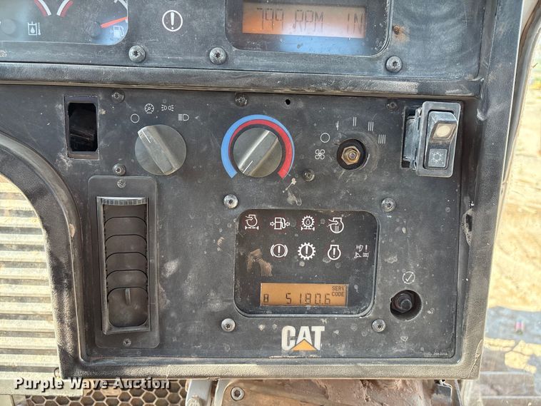 image for item ES7005 2004 Caterpillar D6R XL Series II dozer