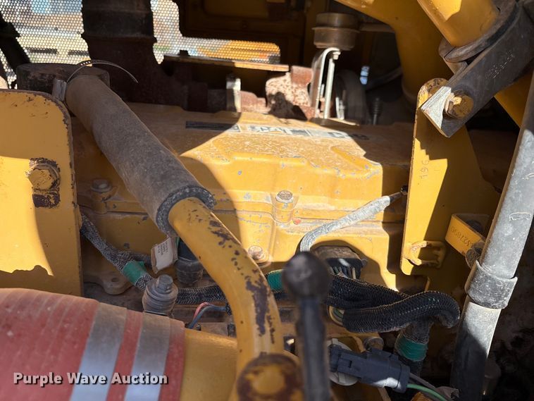 image for item ES7005 2004 Caterpillar D6R XL Series II dozer