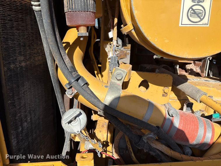 image for item ES7005 2004 Caterpillar D6R XL Series II dozer