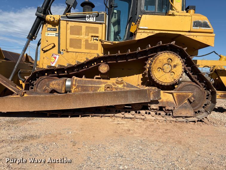 image for item ES7005 2004 Caterpillar D6R XL Series II dozer