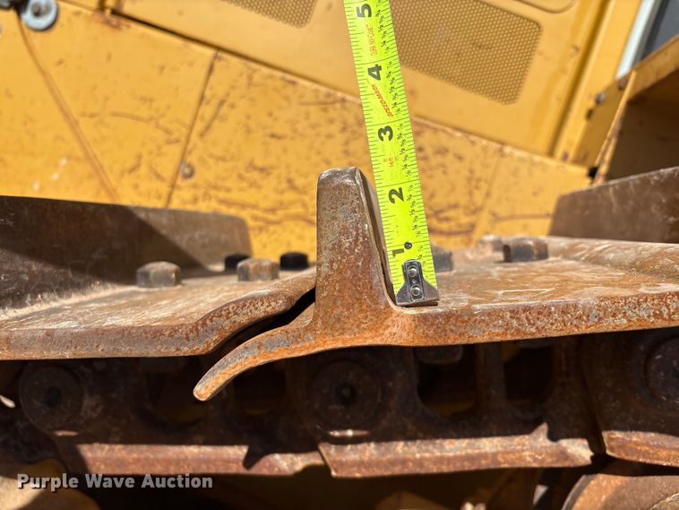 image for item ES7005 2004 Caterpillar D6R XL Series II dozer