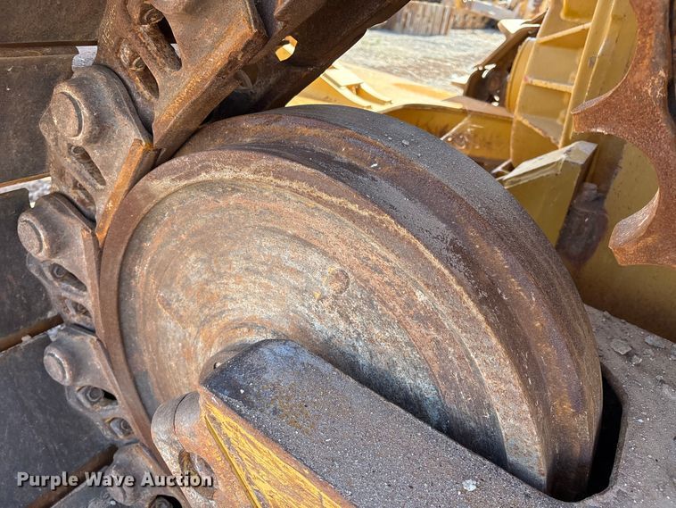 image for item ES7005 2004 Caterpillar D6R XL Series II dozer