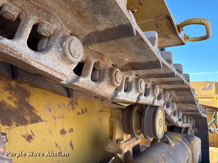 image for item ES7005 2004 Caterpillar D6R XL Series II dozer