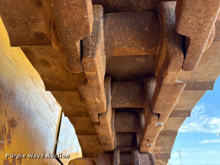 image for item ES7005 2004 Caterpillar D6R XL Series II dozer