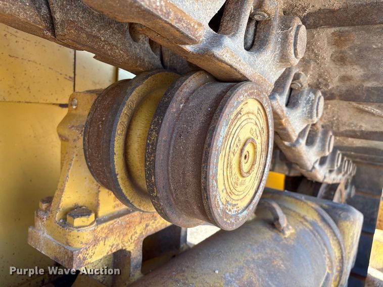 image for item ES7005 2004 Caterpillar D6R XL Series II dozer