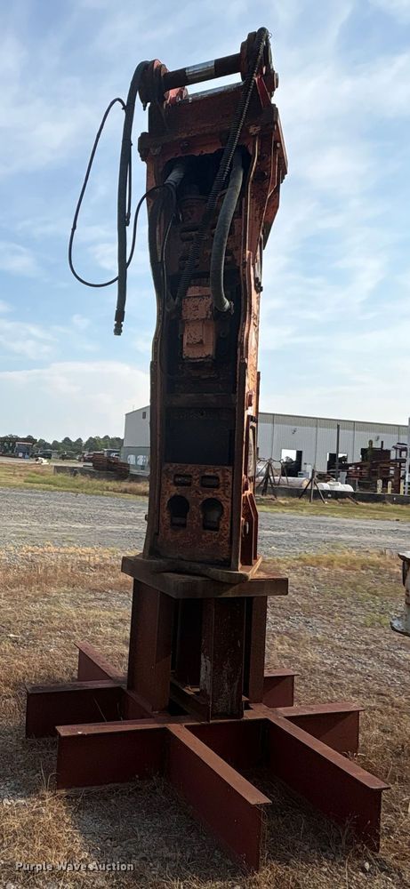 image for item ET7023 NPK GH18 breaker