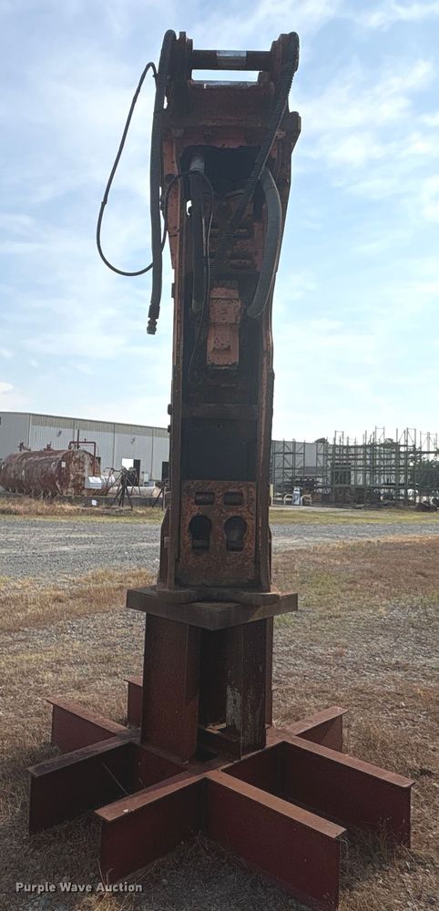 image for item ET7023 NPK GH18 breaker