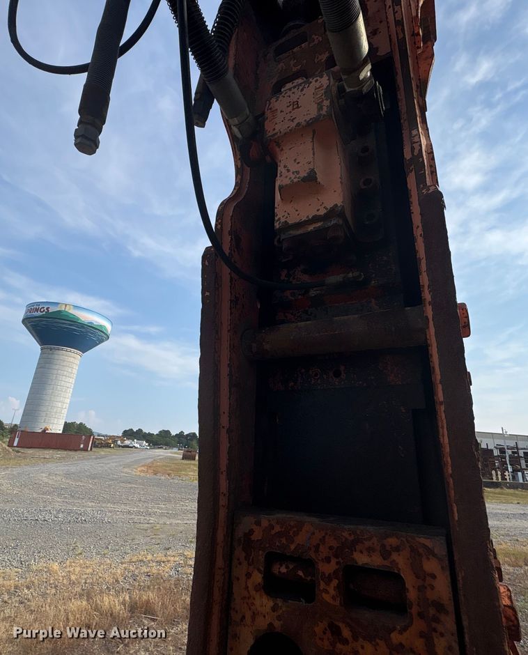 image for item ET7023 NPK GH18 breaker