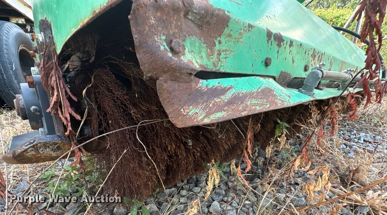 image for item ET7024 Lay-Mor 8HC broom