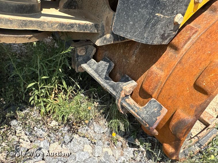 image for item ET7036 2019 Amman Rama's 1575 trench compactor