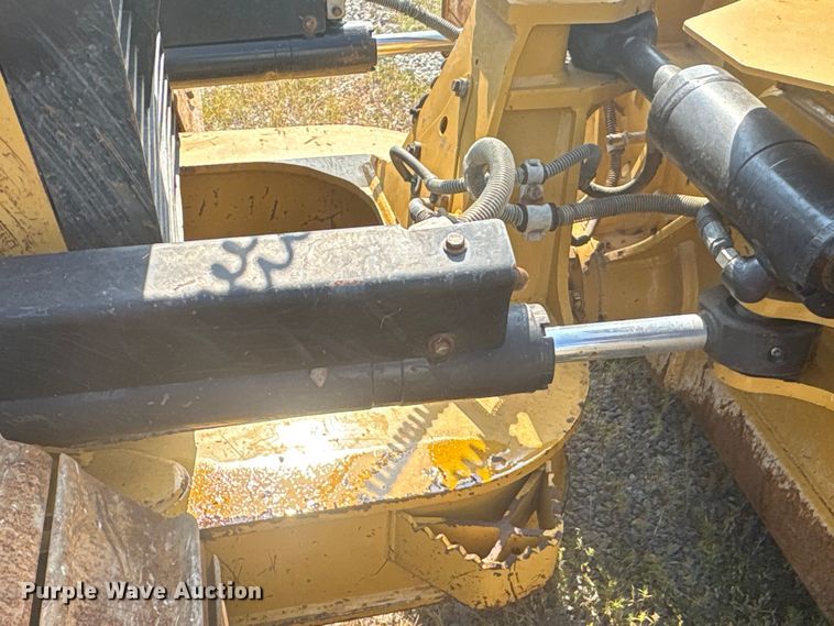 image for item ET7039 2018 Caterpillar D6K2 LPG dozer