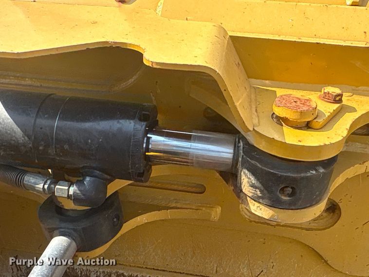 image for item ET7039 2018 Caterpillar D6K2 LPG dozer