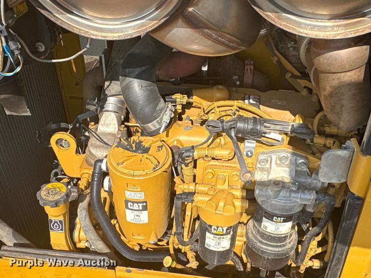 image for item ET7039 2018 Caterpillar D6K2 LPG dozer