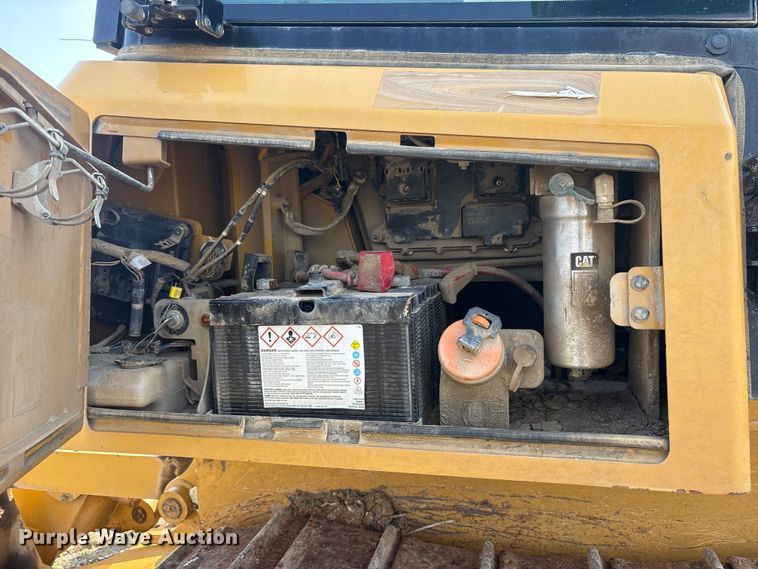 image for item ET7040 2019 Caterpillar D6K2 LGP dozer
