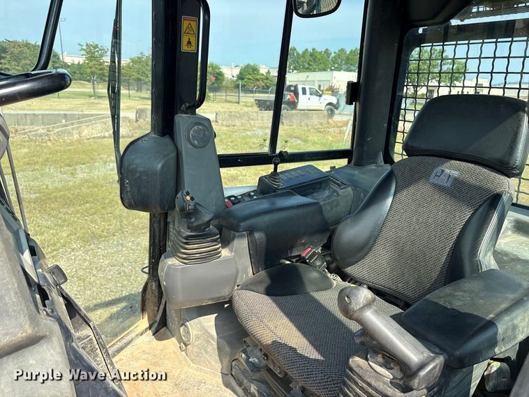 image for item ET7040 2019 Caterpillar D6K2 LGP dozer