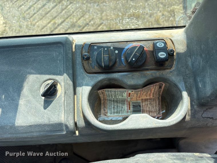 image for item ET7040 2019 Caterpillar D6K2 LGP dozer