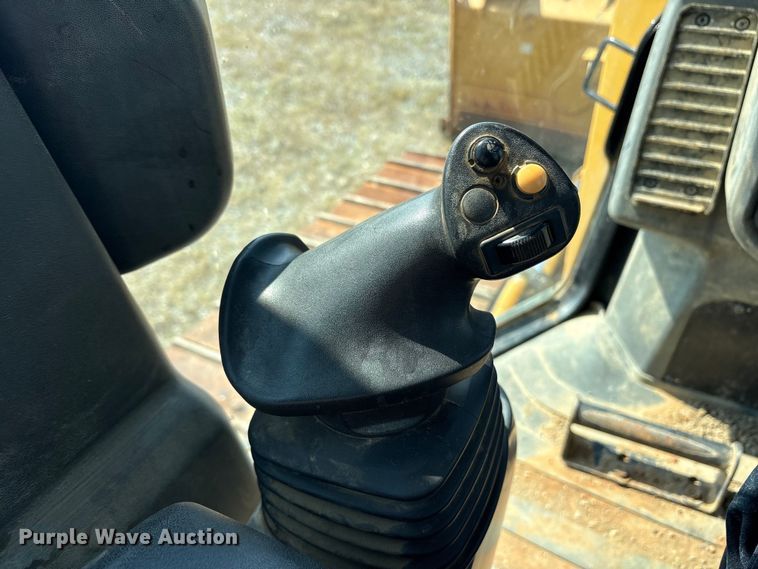 image for item ET7040 2019 Caterpillar D6K2 LGP dozer