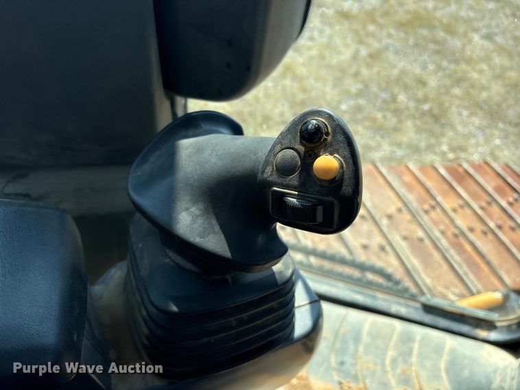 image for item ET7040 2019 Caterpillar D6K2 LGP dozer