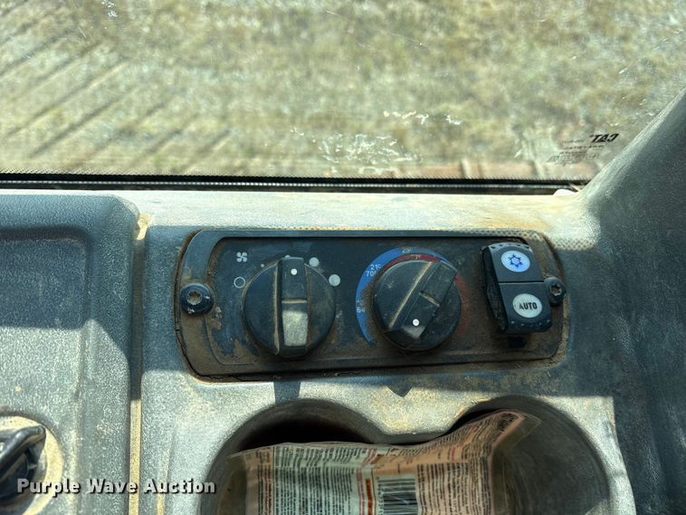 image for item ET7040 2019 Caterpillar D6K2 LGP dozer