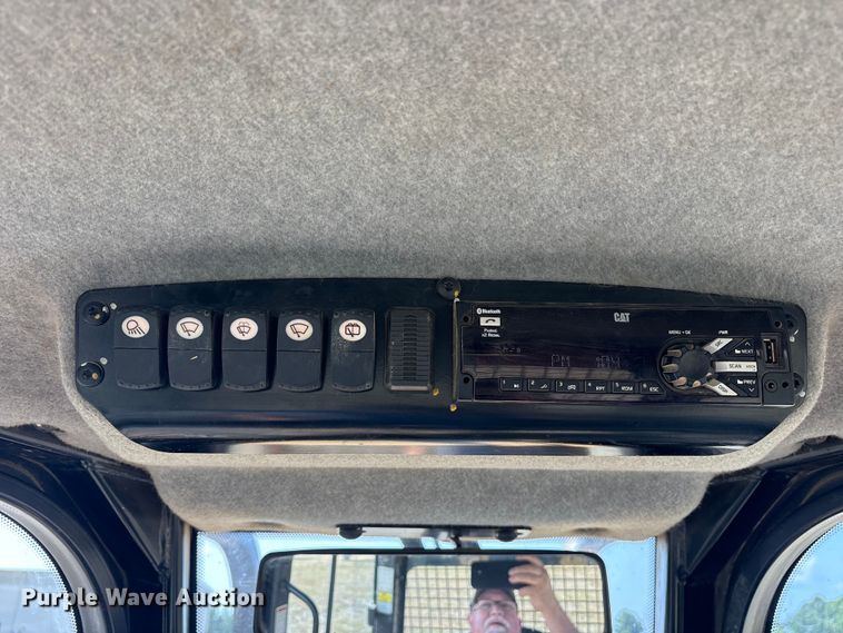 image for item ET7040 2019 Caterpillar D6K2 LGP dozer