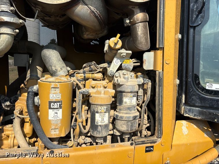 image for item ET7040 2019 Caterpillar D6K2 LGP dozer