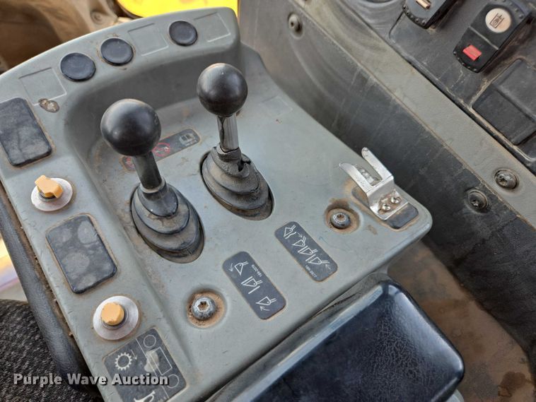 image for item FB9415 2011 Caterpillar 966K wheel loader