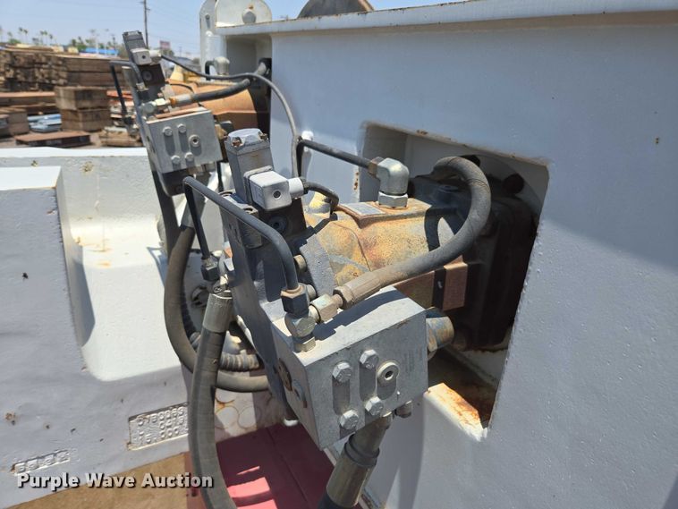 image for item FB9416 2000 Link Belt RTC-8070 crane