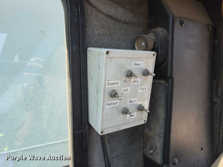 image for item FB9416 2000 Link Belt RTC-8070 crane