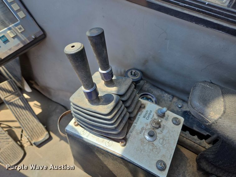 image for item FB9417 2007 Link Belt RTC-8065 crane