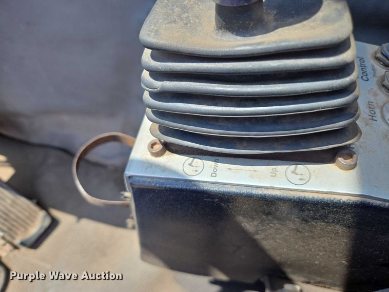 image for item FB9417 2007 Link Belt RTC-8065 crane