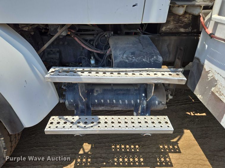 image for item FB9418 2008 Sterling L8500 fuel / lube truck